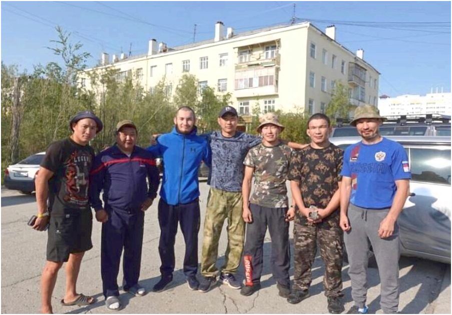 Члены сборной Якутии по вольной борьбе записались добровольцами и выехали тушить пожары в район Горного Улуса